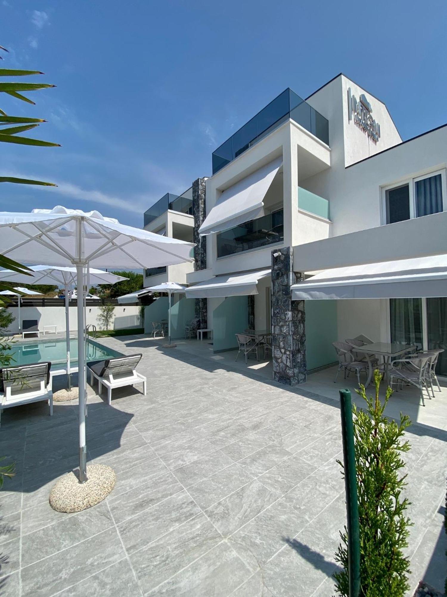 Interni Luxury Living Apartment Nikiti  Exterior photo